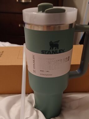Stanley Quencher H2.0 Tumbler - Sage Green with White Trim
